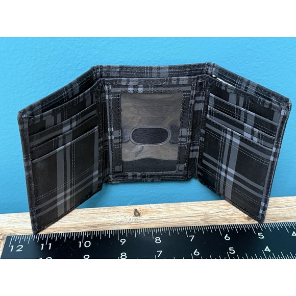 Swiss Gear The Weisshorn Nylon TriFold Wallet Plaid Heritage Print Prep Academic - Picture 3 of 9